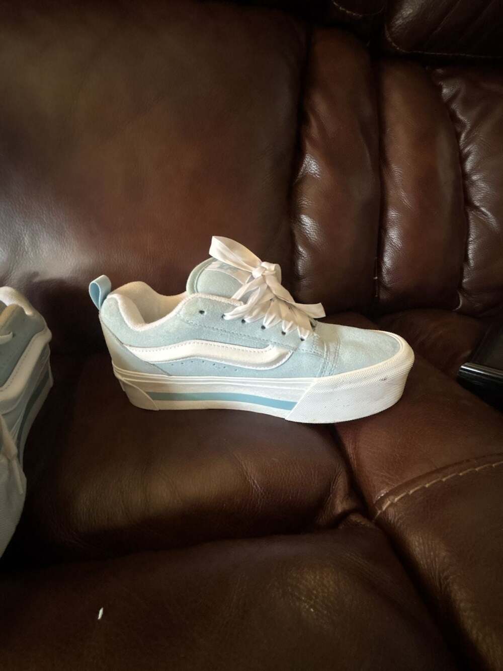 Vans - Picture 3 of 8